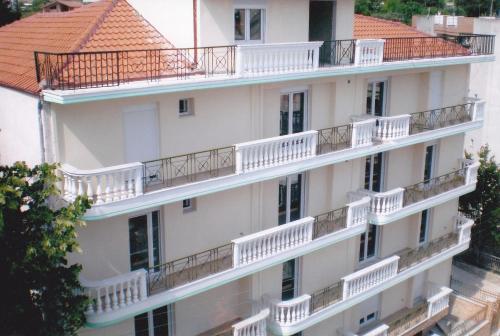  Аппартаменты, Unterkunft in Nea Kallikratia