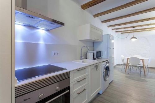 ApartUP Central Market I - image 10