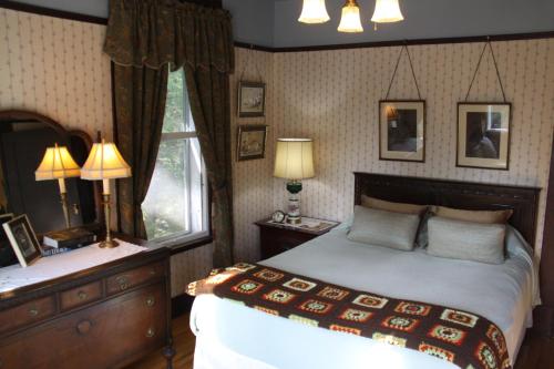 Deluxe Double Room with Shower