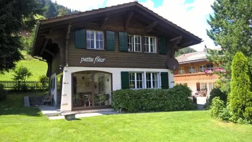 Chalet Petite Fleur in Adelboden, Schweiz