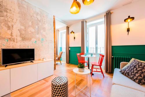 Classic Apartment image 5