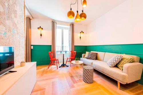 Classic Apartment image 3