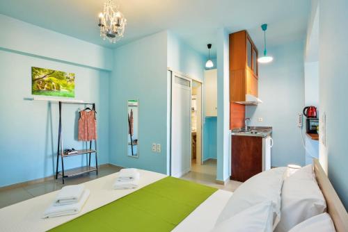  SEASIDE Old Venetian Harbour 1st Floor in Chania