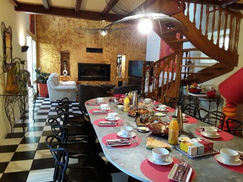 Ēdiens un dzērieni, Chez Herveline Le Fer - Chambres et table d'hôtes (Chez Herveline Le Fer - Chambres et table d'hotes) in Plouigneau