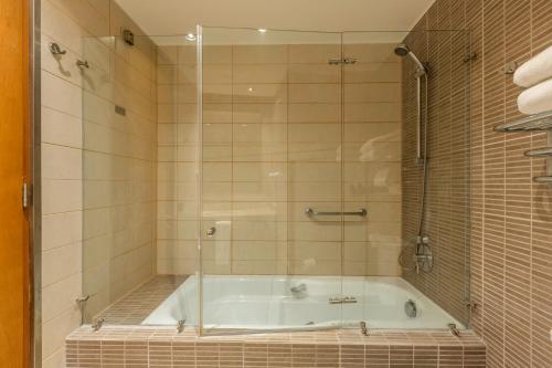 Shower, Enjoy Coquimbo in La Serena