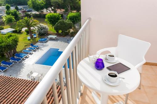 Hotel Condor Hotel Condor is perfectly located for both business and leisure guests in Majorca. Featuring a complete list of amenities, guests will find their stay at the property a comfortable one. Restaurant are