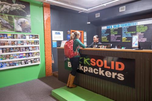 Rock Solid Backpackers Rotorua - Accommodation