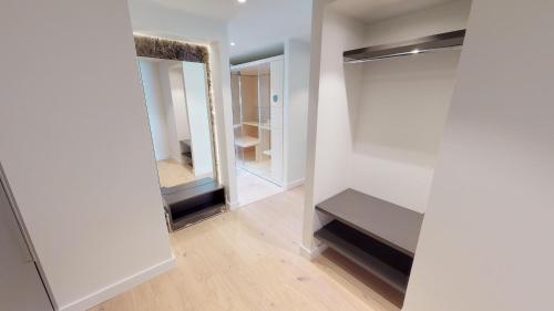 White Pearl Apartment 2.16 - main image