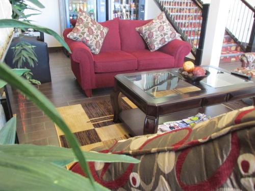 大厅, 西格玛套房酒店 (Sigma Inn & Suites) in 梅尔维尔(SK)