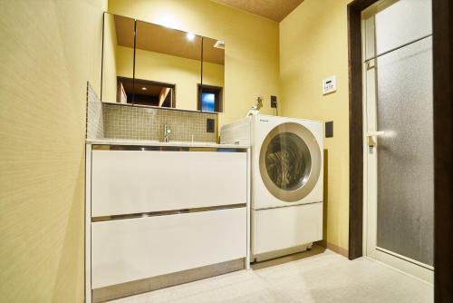 Two-Bedroom Townhouse image 10
