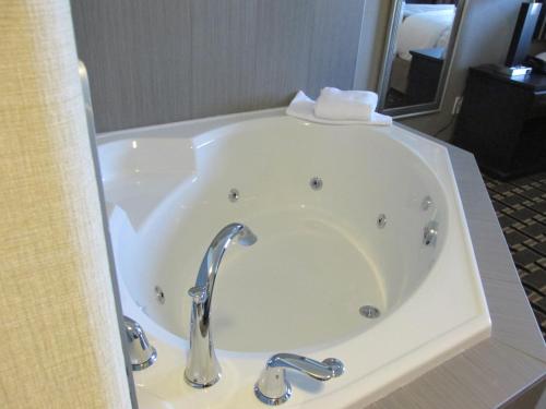 水疗, 西格玛套房酒店 (Sigma Inn & Suites) in 梅尔维尔(SK)