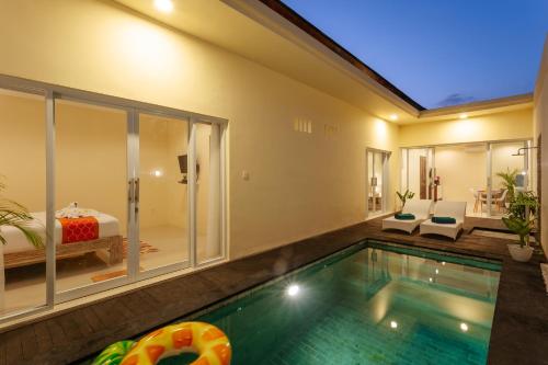 Villa Julie & Villa Sydney, Seminyak - 2 Bedroom Modern Pool Villas! - Seminyak Beach