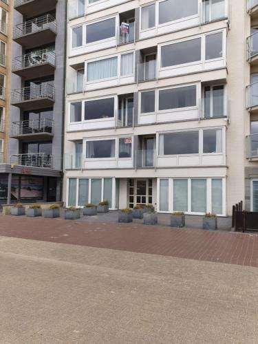 Oostduinkerke - Appartement met zeezicht en 2 parkeerplaatsen