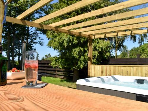Джакузі, Rowanlea Lodge Hot Tub Secure Garden Pub 5 min walk in Феттеркерн