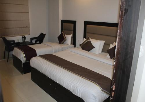 Premium Triple Room image 2