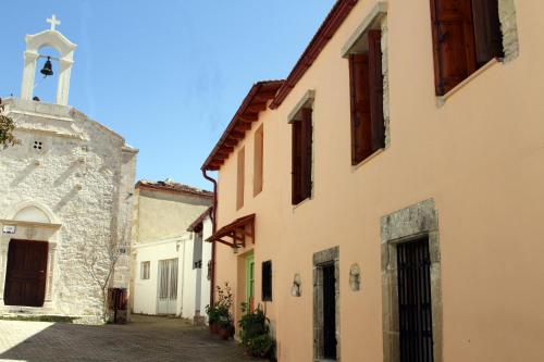  House of Vine in Kerásia