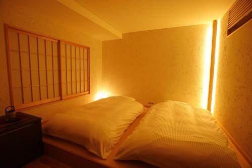 Twin Room with Tatami Area and Shared Bathroom