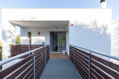 . Preciosa casa de Diseño con piscina y terreno 8px