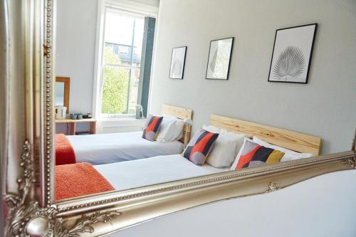 Kenilworth Hotel - image 2