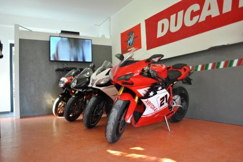 Italian Piston House Sport Moto Rent - image 3