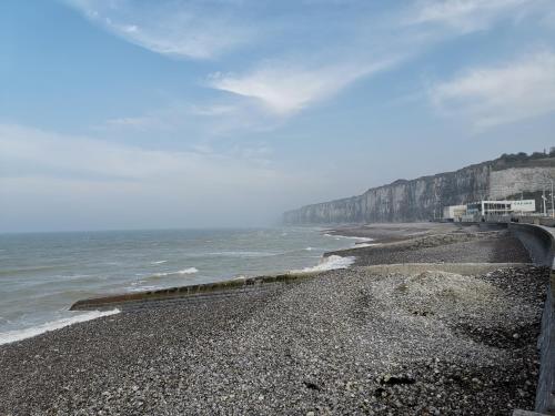 周邊環境, Manoir des Carreaux in 安古維爾