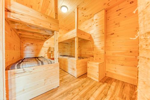 Bearadise - 6 Bed 5 Bath Vacation home in Pigeon Forge - main image