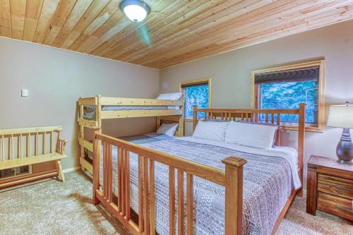 Pine Breeze Lodge - image 3