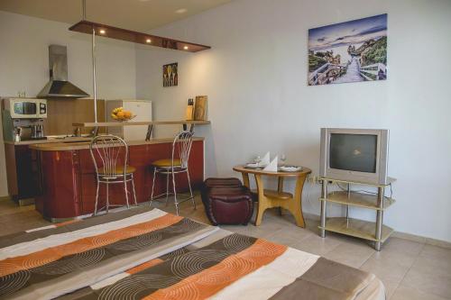 Private Studio in Planet Hotel, Sunny Beach Center by Flаt Manаger, Słoneczny Brzeg (zdjęcie 3)