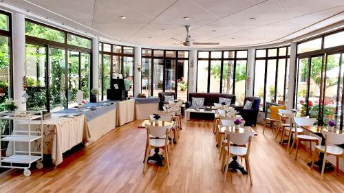 Hotel Mireia - image 12