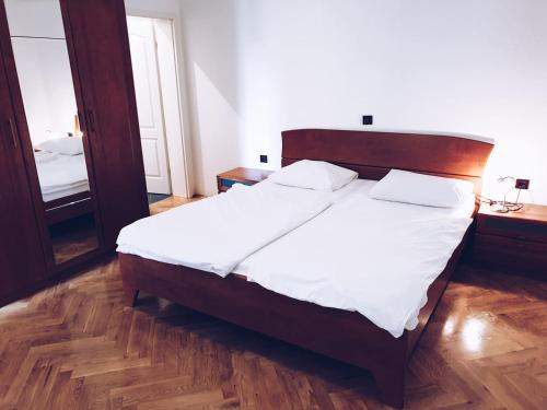 Two-Bedroom Apartment room in Villa Dubravka