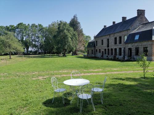 Manoir des Carreaux Chambres d'hôtes - image 12