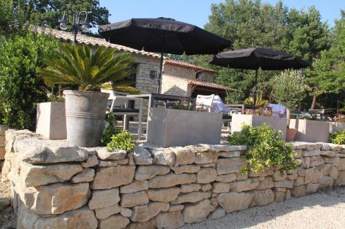 Le Hameau Fleur de Pierres , Chambres d'Hôtes , Gite et Restaurant Table d'Hôtes