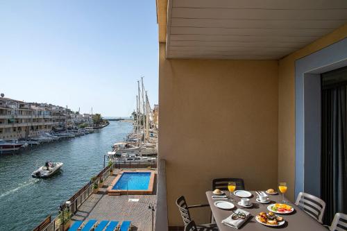 One-Bedroom Apartment (2-4 Adults)