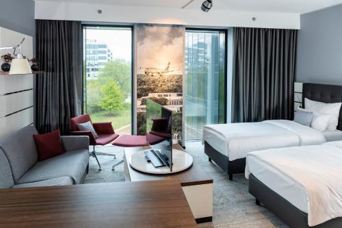 2 twin beds, 1 sofa bed