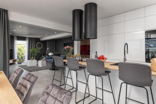 ห้องครัว, Residence Alpha Apartments in คาฟทัท