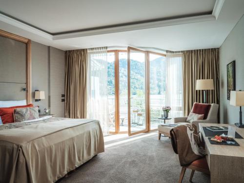 Elegant Nature Deluxe Double Room with Lake View