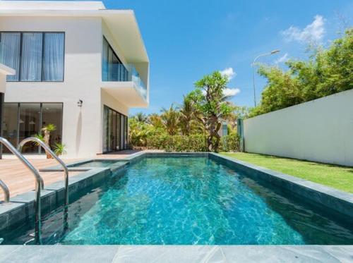 VILLA ARIA RESORT -BLUE SAPPHIRE, THE SEA BY 10m
