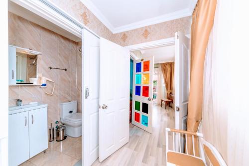 Walnut Shell Hotel Walnut Shell Hotel is perfectly located for both business and leisure guests in Istanbul. The hotel offers a wide range of amenities and perks to ensure you have a great time. To be found at the hotel