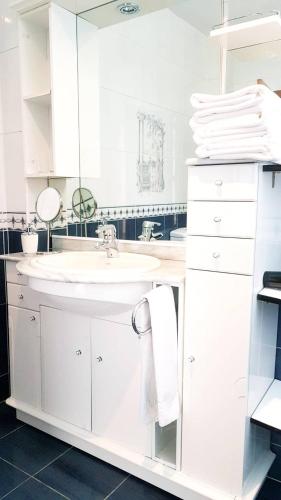 Escala Suites - image 13