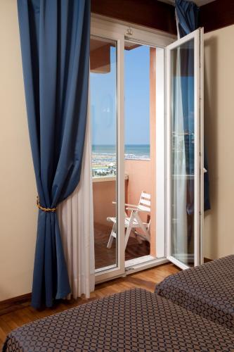 Hotel Bellevue - image 2