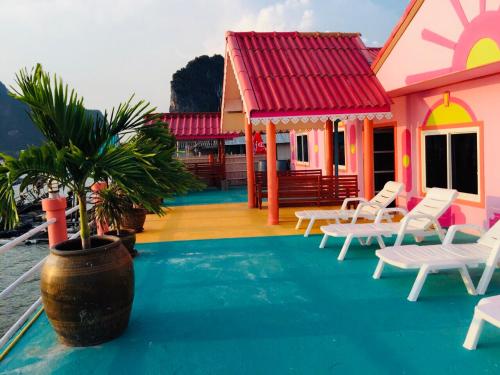 Jamesbond Bungalow Koh Panyee in Phang Nga