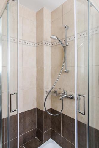 Delightful 1BD Apartment in Plaka by UPSTREET - image 12