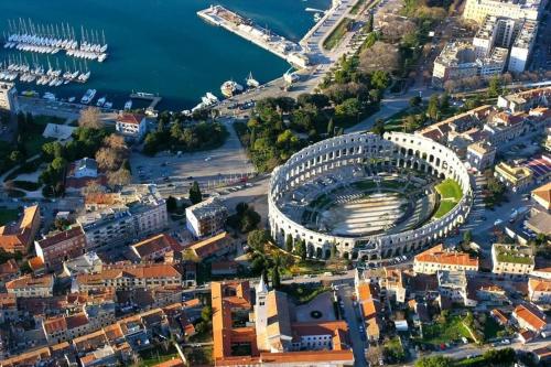  Center Apartment Amphitheater Arena, Pension in Pula