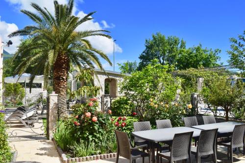Villa Dolphin Apartments - image 2