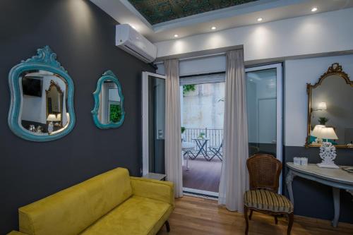 Rastoni Athens Suites near Acropolis at Tsatsou street