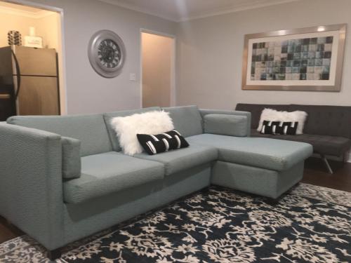 Baker Street Condo - 11-O