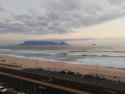 504 Witsand, Bloubergstrand