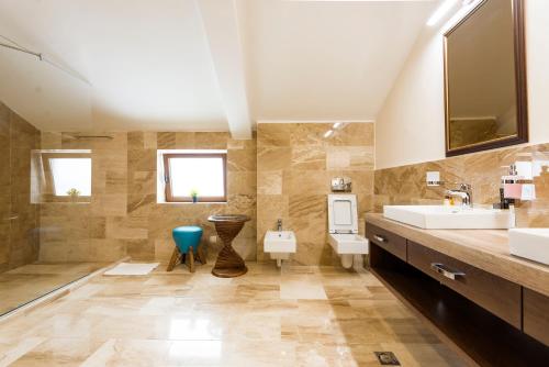 Waikiki Apartments - image 5