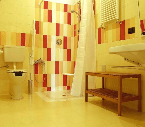 room detail thumbnail 2