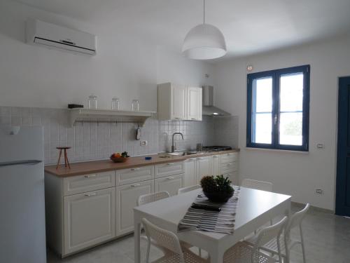 CASA VACANZA AFE A POCHI PASSI DAL MARE in Mattinata